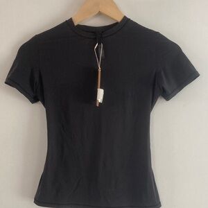 SKIMS Fits Everybody T-Shirt. Size S. NWT. Onyx.